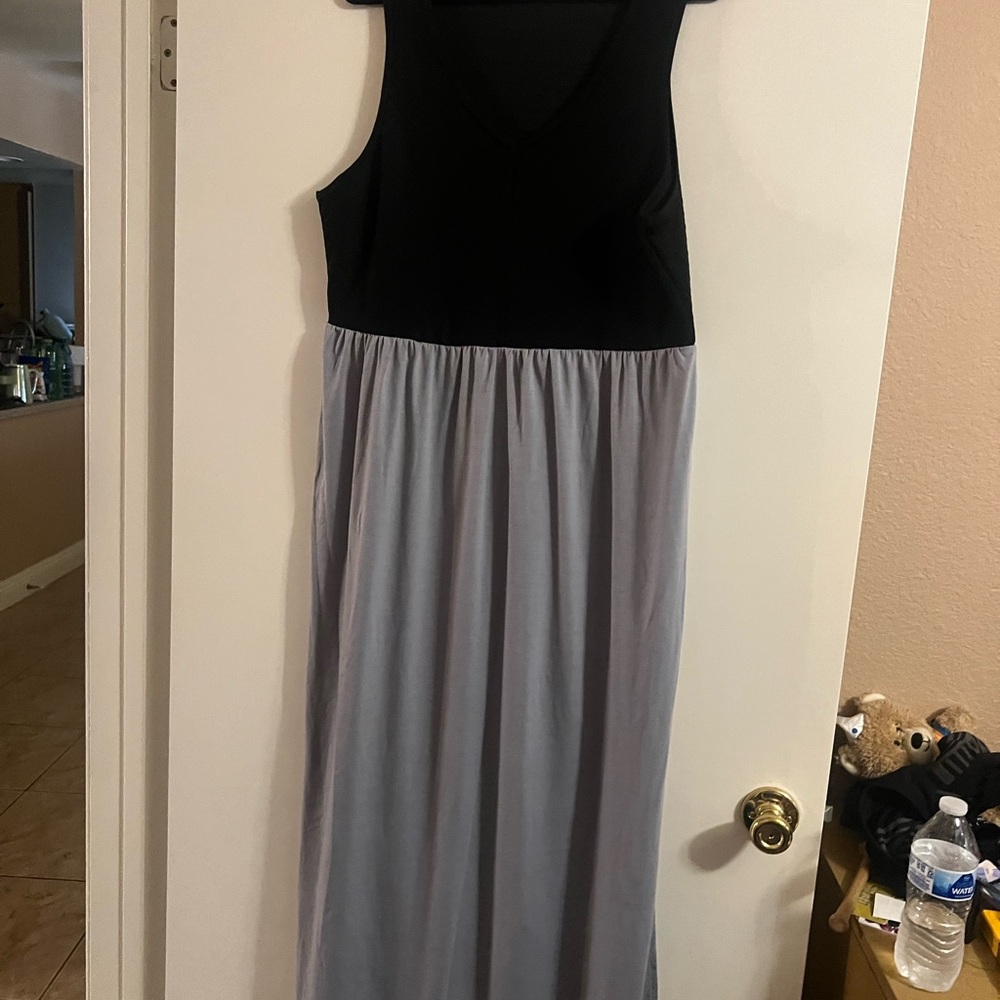 Extra Touch Elegant Black and Gray Maxi Dress